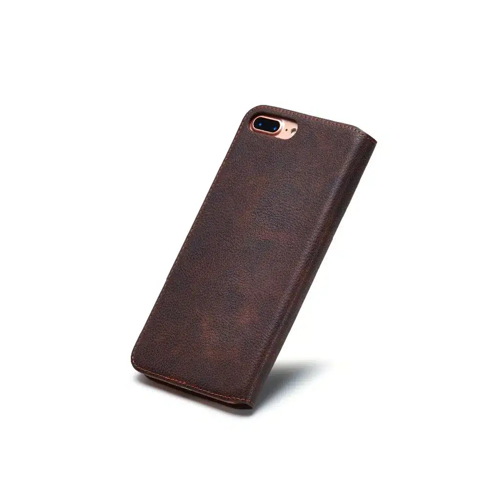pruun nahast telefoniümbris, mis sobib iPhone'ile
