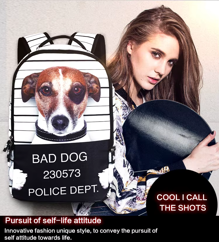 seljakott koera pildiga ja tekstiga 'bad dog', naine hoiab musta kübarat