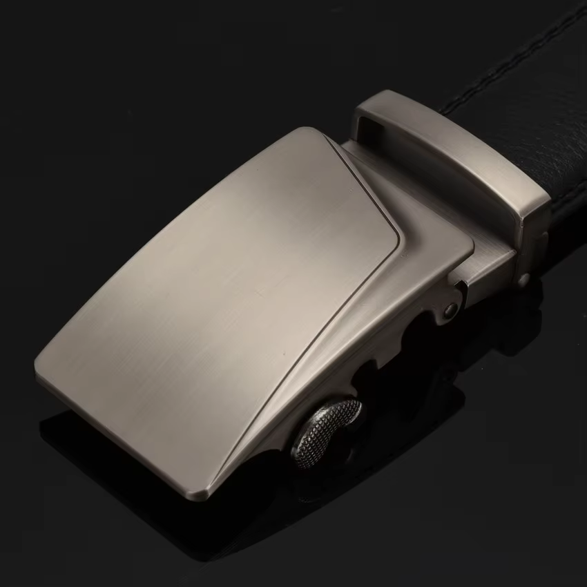 must meeste püksirihm metallist pannaldega