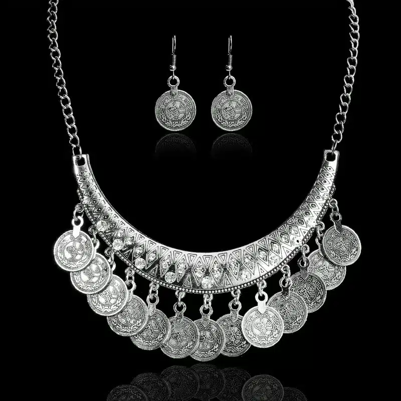 Hot Sale Bohemian Vintage Chokers Necklace Fashion Ethnic Carved Coins Nice Necklaces for Women Fine Jewelry Colar 19