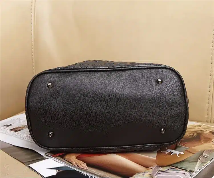 HISUELY 2017 Vintage Skull Shoulder Bags Women Bucket Pu Leather With Silk Female Black Handbags Ladies Casual Chain Tote Bag 22