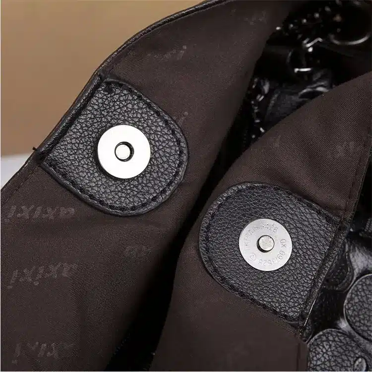 HISUELY 2017 Vintage Skull Shoulder Bags Women Bucket Pu Leather With Silk Female Black Handbags Ladies Casual Chain Tote Bag 26