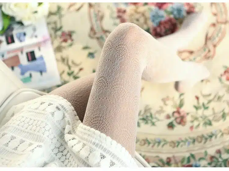 Hot! Women Sexy Stockings Summer Autumn Hollow Tights Japanese Lace Pantyhose Fishnet Stockings High Elastic Vintage Pantyhose 38
