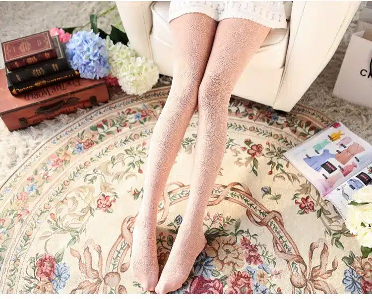 Hot! Women Sexy Stockings Summer Autumn Hollow Tights Japanese Lace Pantyhose Fishnet Stockings High Elastic Vintage Pantyhose 45