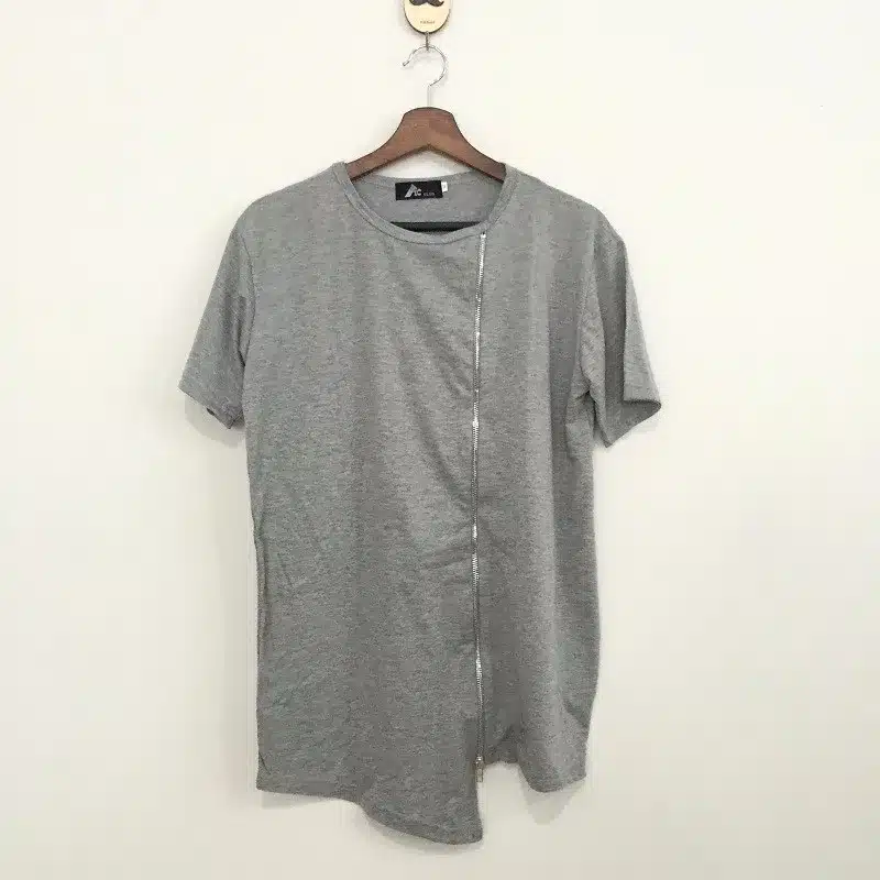 2017 New Men's Fashion Show Stylish Long T shirt Asymmetrical Side Zipper Big Neck Short Sleeve T-shirt Male Hip Hop Tee 14