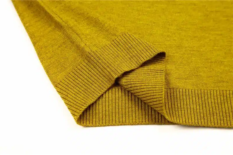 Covrlge Mens Sweaters 2017 Autumn Winter New Sweater Men V Neck Solid Slim Fit Men Pullovers Fashion Male Polo Sweater MZM004 44