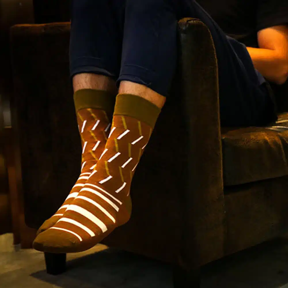 High Quality 1 Pair of Spring Summer Men Colored Striped Cotton Socks Art Jacquard Socks Hit Color Long Dot Happy Socks 35