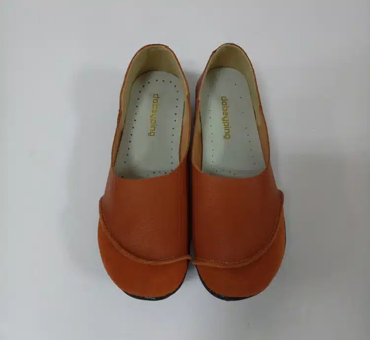 2017 New Women's Casual Shoes Soft Genuine Leather Female Flats Non-Slip Woman Loafers Leisure Slip-On Boat Shoe Plus Size 35-43 10