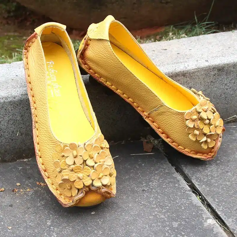 Xiuteng 2017 Summer Soft Moccasins casual shoes women Flowers High Quality Brand Genuine Leather Shoes lady Flats Driving Shoes 32