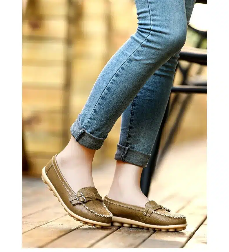 Soft Genuine Leather Shoes Women Slip On Woman Loafers Moccasins Female Flats Casual Women's Buckle Boat Shoe Plush Size 35-41 17