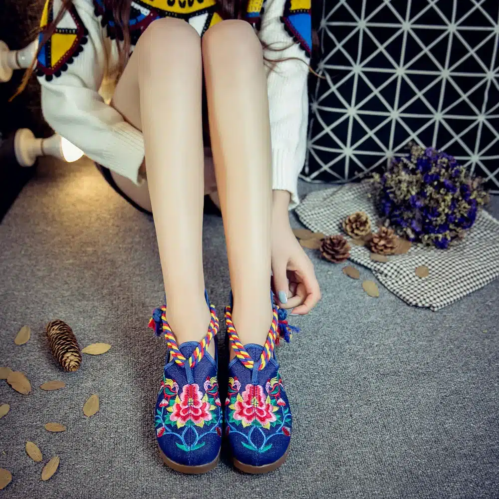 Women Flats Canvas Shoes Floral Embroidered Ladies Comfortable Cotton Platforms Zapato Mujer Unique Strap Ballet Woman 19