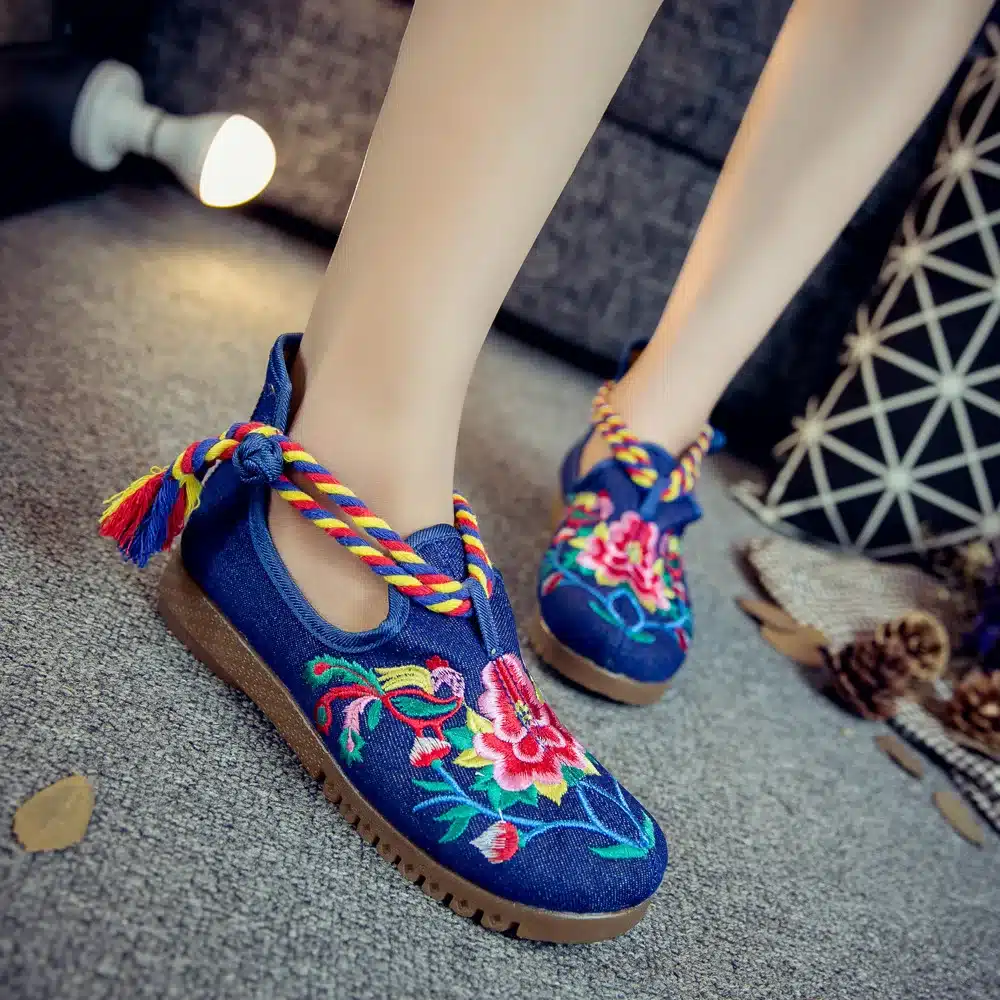 Women Flats Canvas Shoes Floral Embroidered Ladies Comfortable Cotton Platforms Zapato Mujer Unique Strap Ballet Woman 21