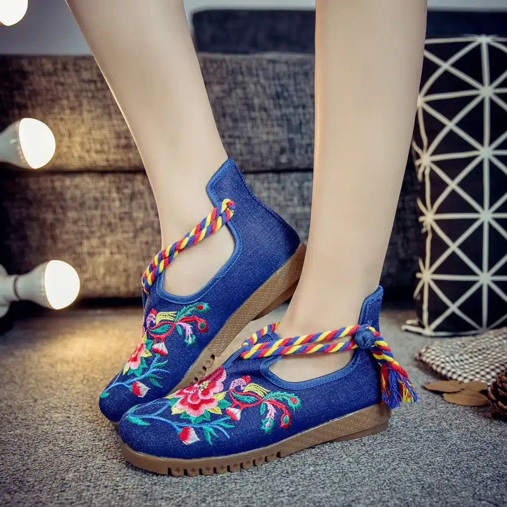 Women Flats Canvas Shoes Floral Embroidered Ladies Comfortable Cotton Platforms Zapato Mujer Unique Strap Ballet Woman 22