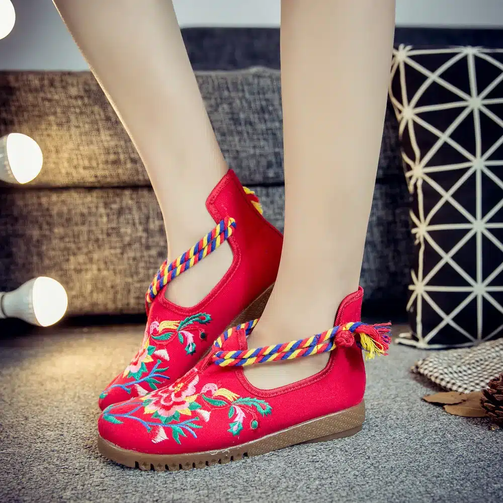 Women Flats Canvas Shoes Floral Embroidered Ladies Comfortable Cotton Platforms Zapato Mujer Unique Strap Ballet Woman 25