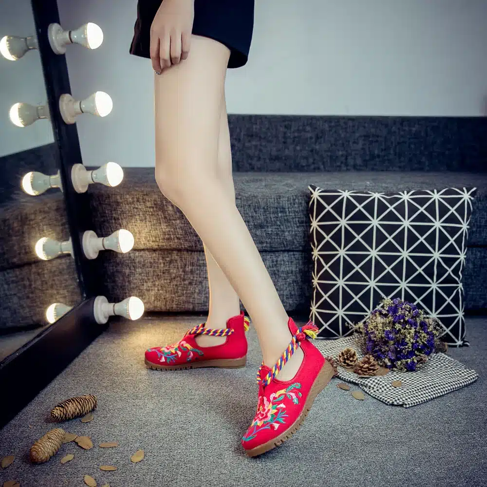 Women Flats Canvas Shoes Floral Embroidered Ladies Comfortable Cotton Platforms Zapato Mujer Unique Strap Ballet Woman 26