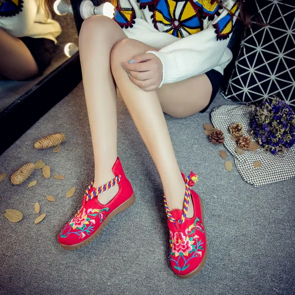 Women Flats Canvas Shoes Floral Embroidered Ladies Comfortable Cotton Platforms Zapato Mujer Unique Strap Ballet Woman 27