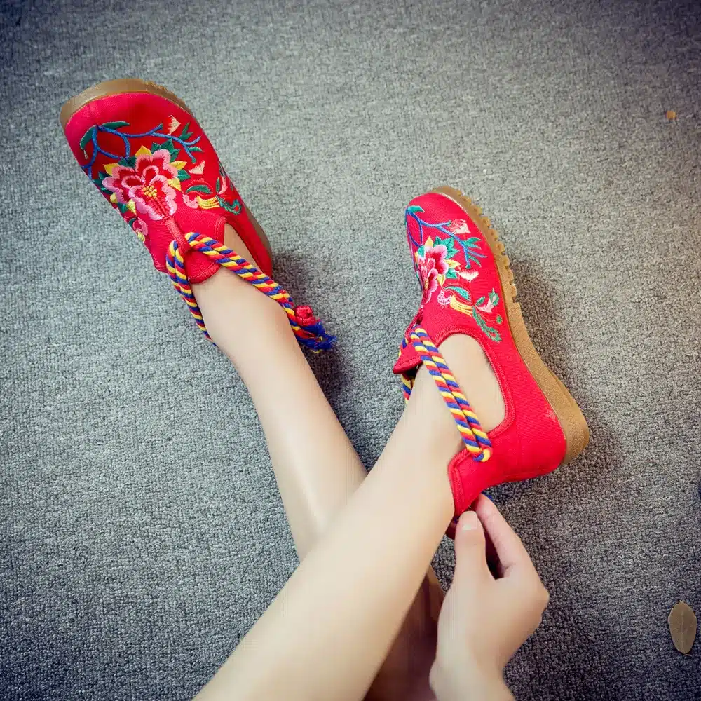 Women Flats Canvas Shoes Floral Embroidered Ladies Comfortable Cotton Platforms Zapato Mujer Unique Strap Ballet Woman 28