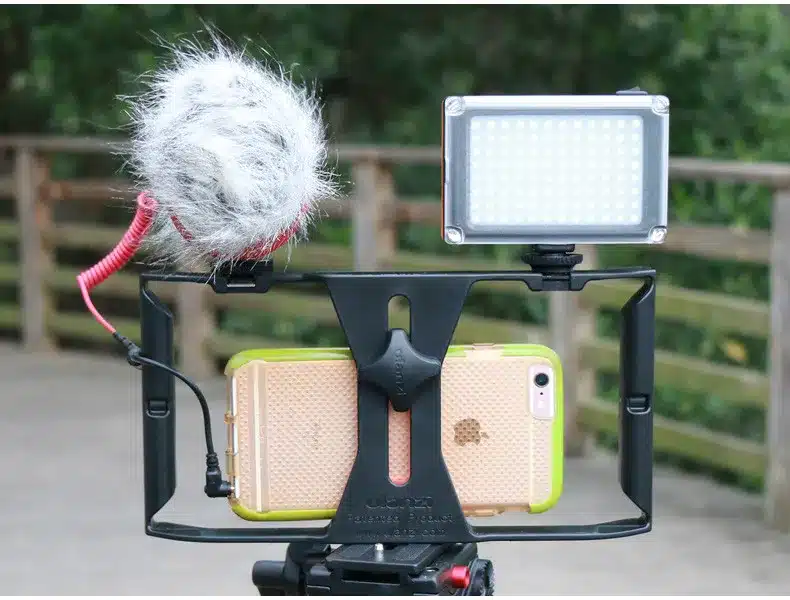 Ulanzi Handheld Smartphone Video Rig Case for iPhone X Samsung,Phone Rig Stabilizer for Live stream Youtube Filmmaking Vlogger 20