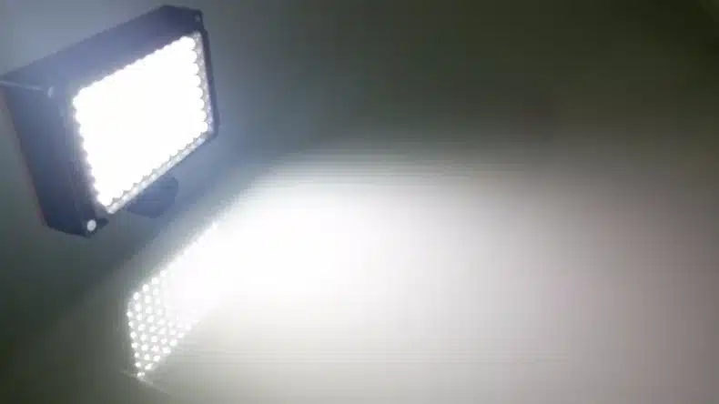 Ulanzi 96 LED Phone Video Light Photo Lighting on Camera Hot Shoe LED Lamp for iPhoneX 8 Camcorder Canon/Nikon DSLR Live Stream 17
