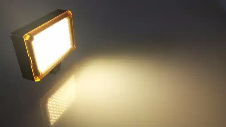 Ulanzi 96 LED Phone Video Light Photo Lighting on Camera Hot Shoe LED Lamp for iPhoneX 8 Camcorder Canon/Nikon DSLR Live Stream 18