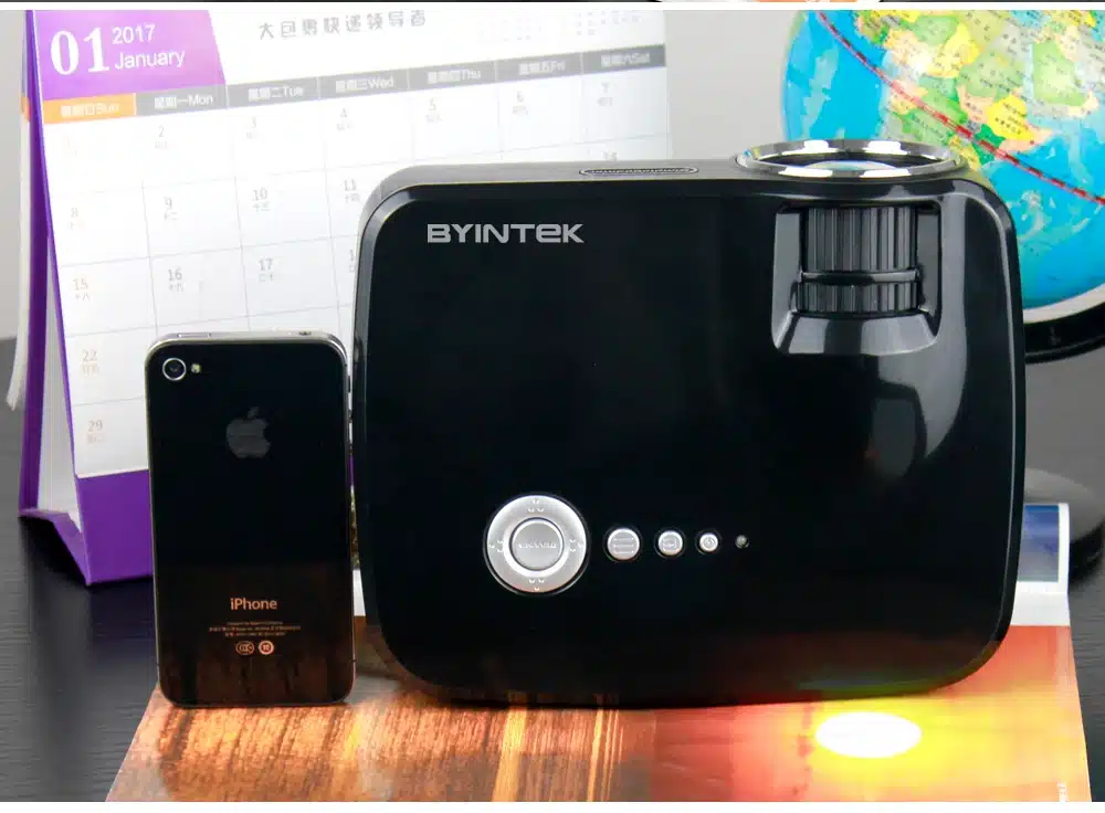 Projector BYINTEK SKY GP70 2018 Hottest Portable Led Projector HD Pico USB HDMI LCD cinema LED Mini Video Digital Home Theater 30