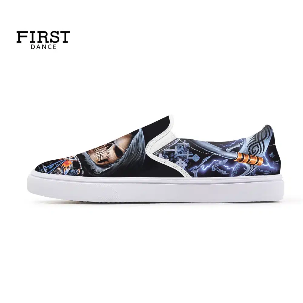 FIRST DANCE Fashion Casual Black Slip On Shoes For Men Nice Skull Printed Loafers Shoes Nice Flat-Bottomed Skull Shoes Spring 4