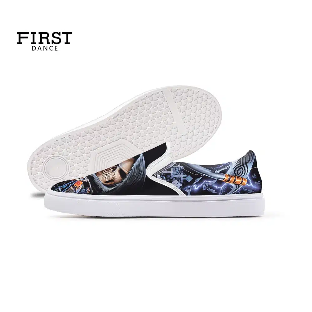 FIRST DANCE Fashion Casual Black Slip On Shoes For Men Nice Skull Printed Loafers Shoes Nice Flat-Bottomed Skull Shoes Spring 5