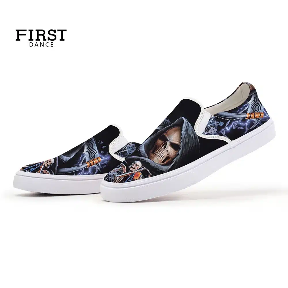 FIRST DANCE Fashion Casual Black Slip On Shoes For Men Nice Skull Printed Loafers Shoes Nice Flat-Bottomed Skull Shoes Spring 7