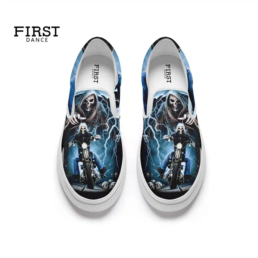 FIRST DANCE Fashion Casual Black Slip On Shoes For Men Nice Skull Printed Loafers Shoes Nice Flat-Bottomed Skull Shoes Spring 8