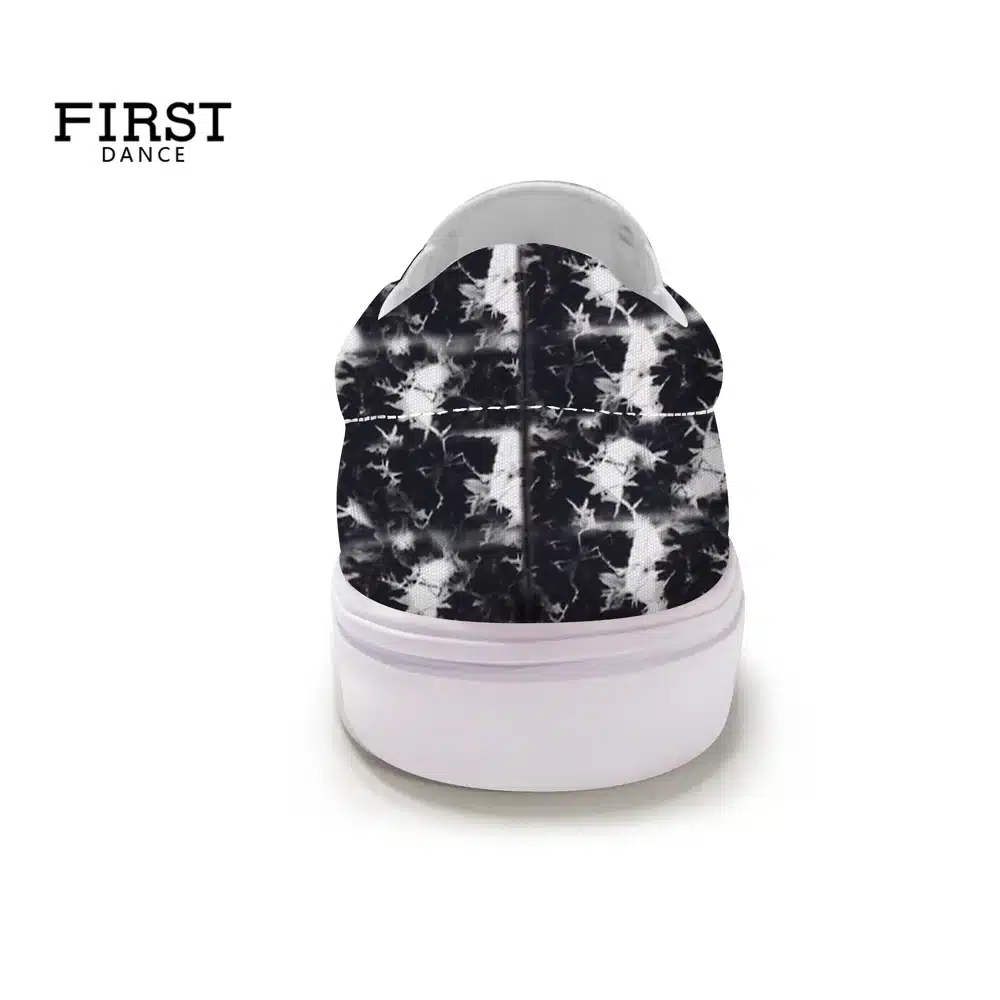 FIRST DANCE Fashion Casual Black Slip On Shoes For Men Nice Skull Printed Loafers Shoes Nice Flat-Bottomed Skull Shoes Spring 16