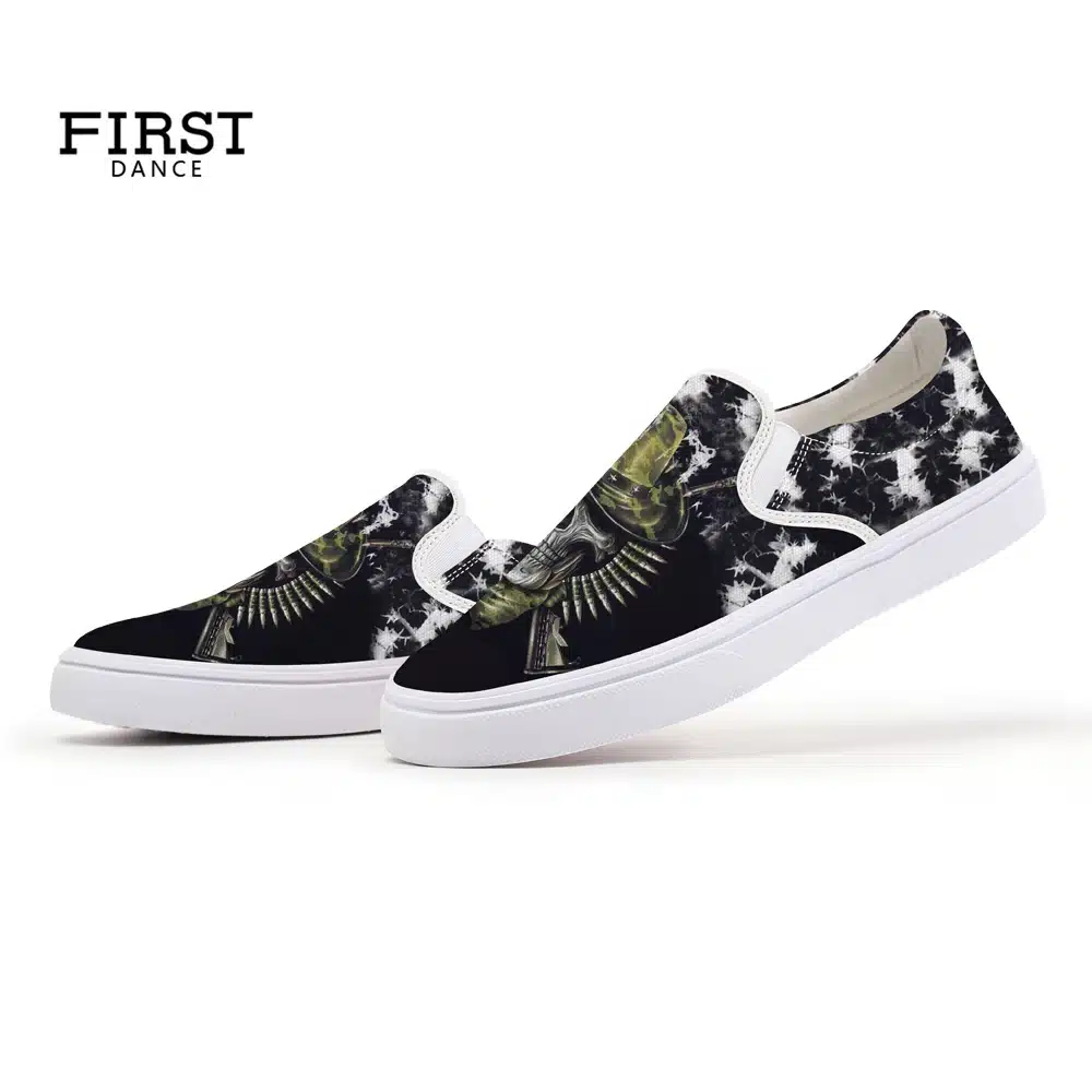 FIRST DANCE Fashion Casual Black Slip On Shoes For Men Nice Skull Printed Loafers Shoes Nice Flat-Bottomed Skull Shoes Spring 17