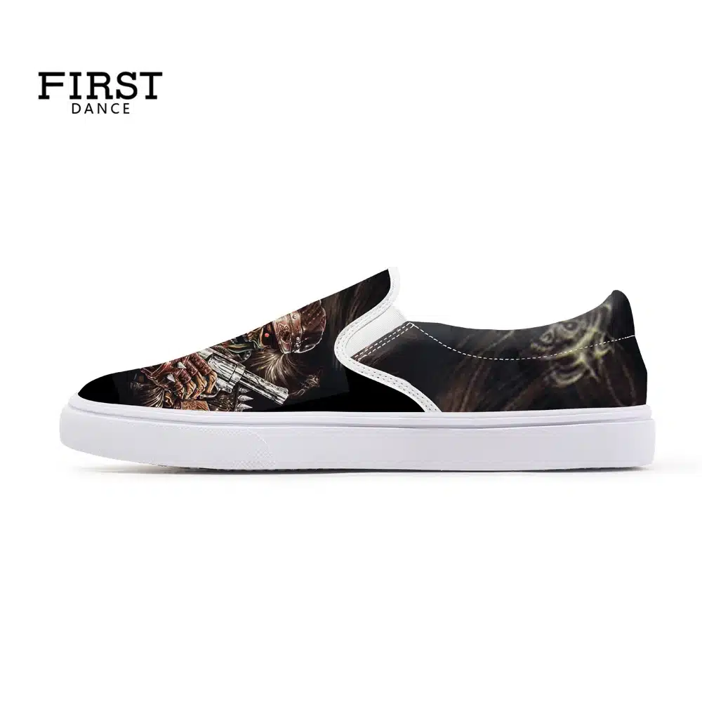 FIRST DANCE Fashion Casual Black Slip On Shoes For Men Nice Skull Printed Loafers Shoes Nice Flat-Bottomed Skull Shoes Spring 19
