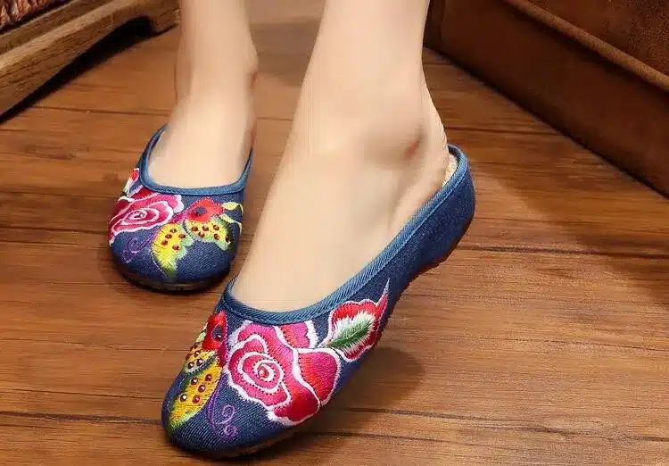 Chinese Flavor Floral Embroidered Wedges Canvas Casual Shoe Ethnic Style Dancing Shoe Round Toe Vintage Leisure Slippers 12