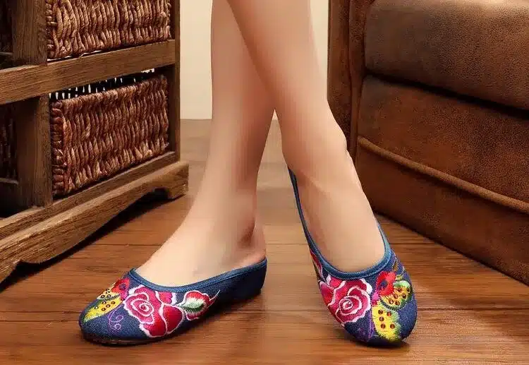 Chinese Flavor Floral Embroidered Wedges Canvas Casual Shoe Ethnic Style Dancing Shoe Round Toe Vintage Leisure Slippers 13