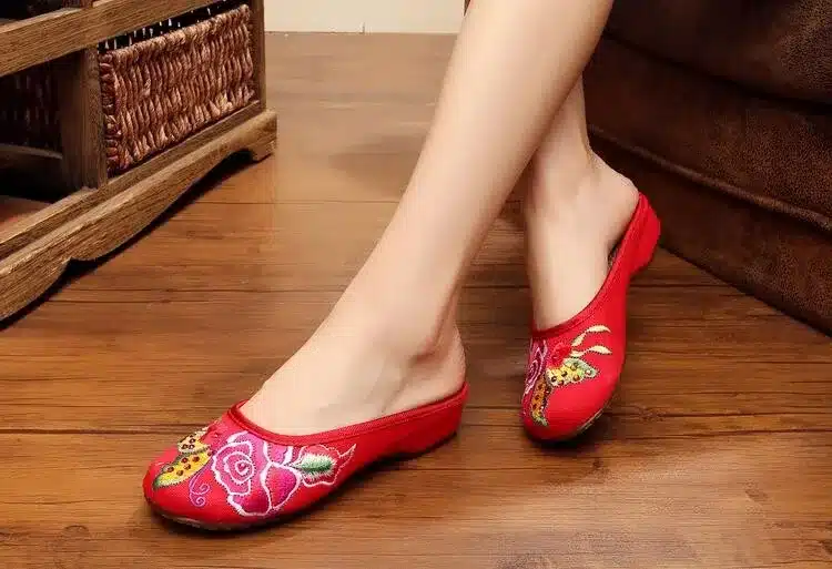 Chinese Flavor Floral Embroidered Wedges Canvas Casual Shoe Ethnic Style Dancing Shoe Round Toe Vintage Leisure Slippers 17