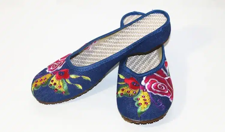 Chinese Flavor Floral Embroidered Wedges Canvas Casual Shoe Ethnic Style Dancing Shoe Round Toe Vintage Leisure Slippers 29