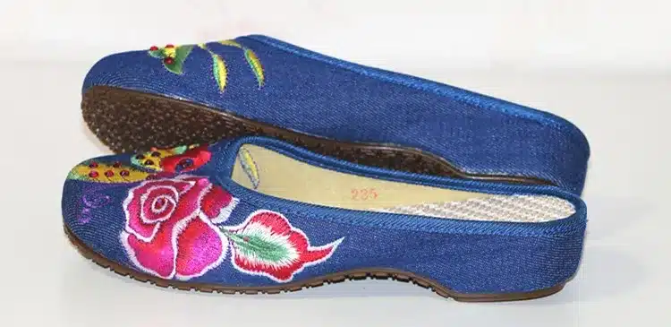 Chinese Flavor Floral Embroidered Wedges Canvas Casual Shoe Ethnic Style Dancing Shoe Round Toe Vintage Leisure Slippers 31