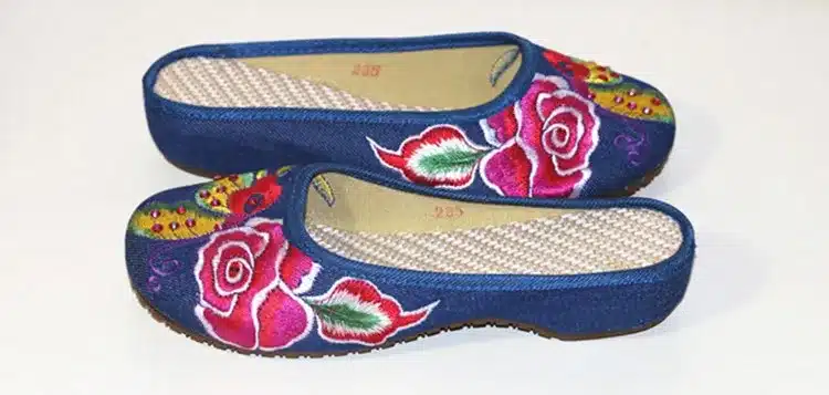 Chinese Flavor Floral Embroidered Wedges Canvas Casual Shoe Ethnic Style Dancing Shoe Round Toe Vintage Leisure Slippers 32