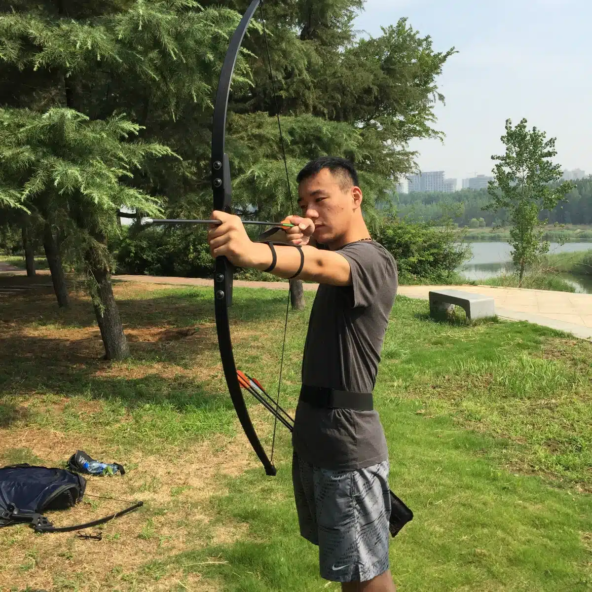 Professional 30/40lbs Recurve Bow for Right Hand Wooden Archery Bow Outdoor Shooting Hunting Bow Practice Sports G01 Dart 22
