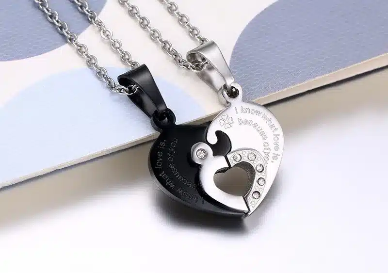 2 Piecces! Couple Necklace Gold Blue Black Plated Titanium Heart Pendant Stainless Steel Chain Lover Necklace for Women and Men 2