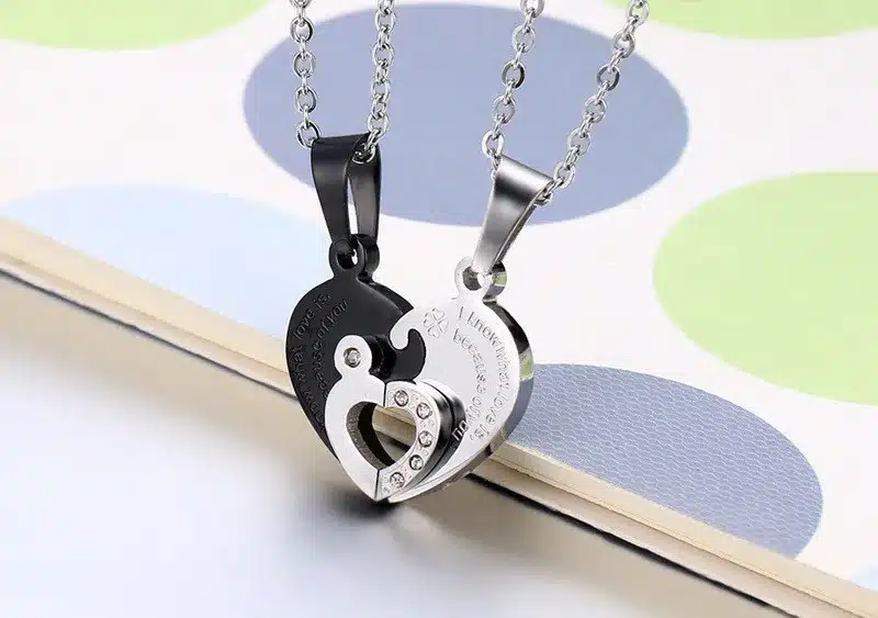 2 Piecces! Couple Necklace Gold Blue Black Plated Titanium Heart Pendant Stainless Steel Chain Lover Necklace for Women and Men 4
