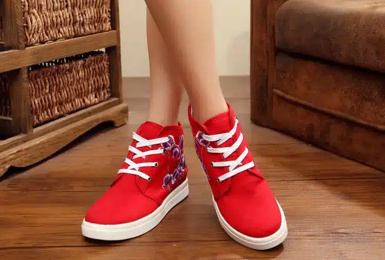 Women's High-cut Round Toe Lace-up Canvas Flat Leisure Shoe Floral Embroidered Platform Heeled Fashion Travel Dancing Shoe 4
