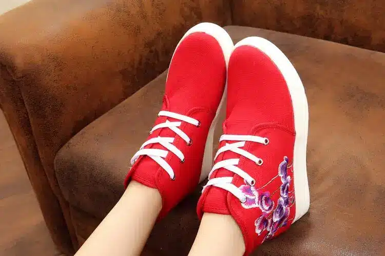 Women's High-cut Round Toe Lace-up Canvas Flat Leisure Shoe Floral Embroidered Platform Heeled Fashion Travel Dancing Shoe 6