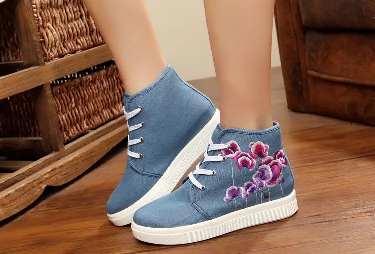 Women's High-cut Round Toe Lace-up Canvas Flat Leisure Shoe Floral Embroidered Platform Heeled Fashion Travel Dancing Shoe 9