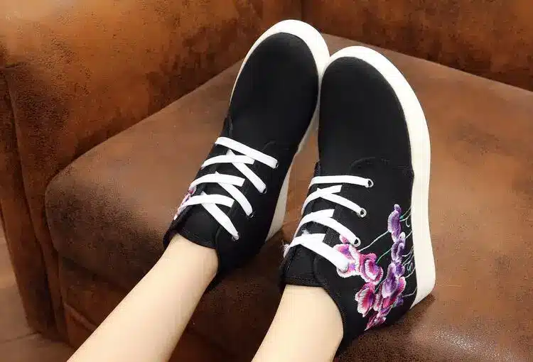 Women's High-cut Round Toe Lace-up Canvas Flat Leisure Shoe Floral Embroidered Platform Heeled Fashion Travel Dancing Shoe 17