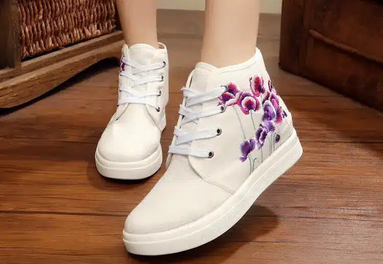 Women's High-cut Round Toe Lace-up Canvas Flat Leisure Shoe Floral Embroidered Platform Heeled Fashion Travel Dancing Shoe 20