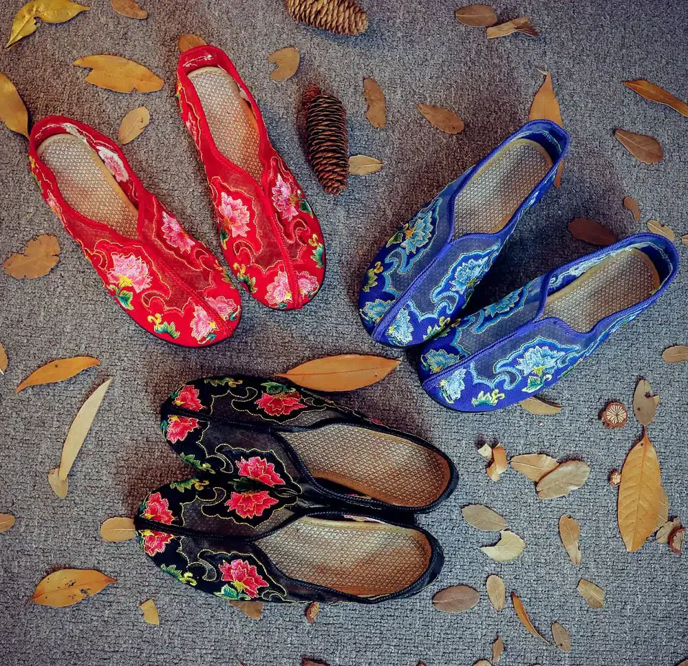 Chinese Women Flats Summer Embroidery Shoes Gauze Floral Casual Soft Canvas Dance Drive Shoes Woman Ballet Zapatos Mujer 2