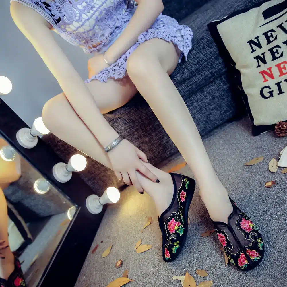 Chinese Women Flats Summer Embroidery Shoes Gauze Floral Casual Soft Canvas Dance Drive Shoes Woman Ballet Zapatos Mujer 4