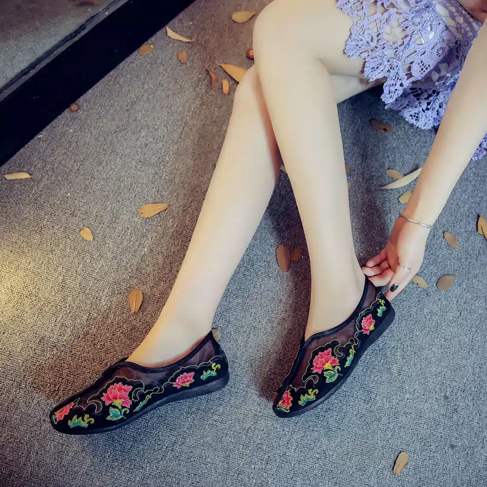 Chinese Women Flats Summer Embroidery Shoes Gauze Floral Casual Soft Canvas Dance Drive Shoes Woman Ballet Zapatos Mujer 7