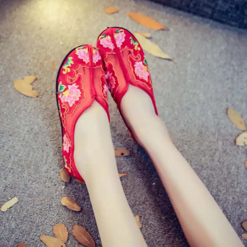 Chinese Women Flats Summer Embroidery Shoes Gauze Floral Casual Soft Canvas Dance Drive Shoes Woman Ballet Zapatos Mujer 17